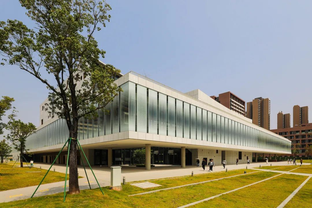 品质中装 | 万搏登陆_万搏(中国)再获“金鹏奖”和广州市建筑装饰优质工程奖